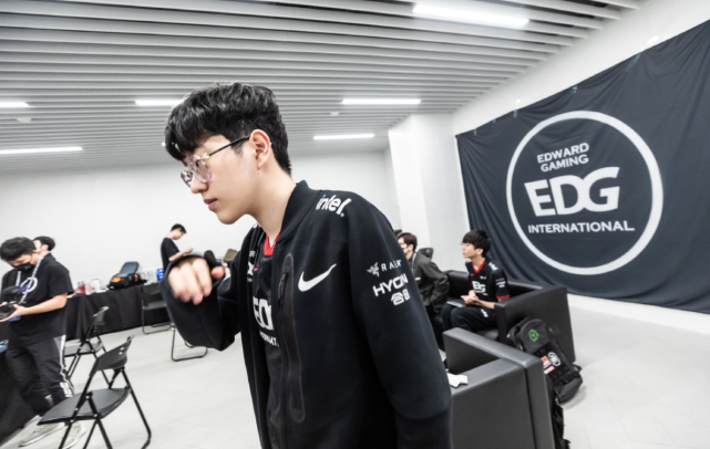 作为依靠爆 作为依靠爆